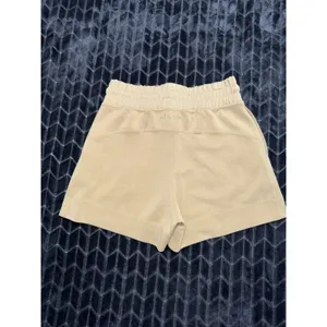 Lululemon Women's Soft Ambitions High Rise Shorts Trench Pocketed Size 6 thumbnail 4