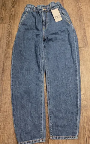 Zara NWT High Rise Paperbag Waist Tapered Light Wash Denim Jeans Size 6 thumbnail 1