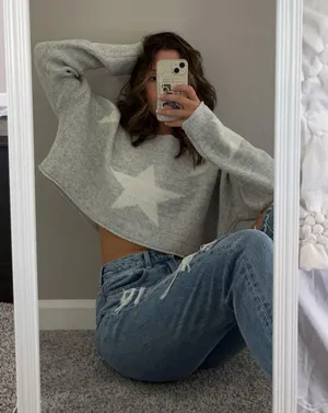 Gray cropped star sweater Size M thumbnail 1