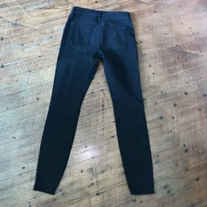 Pistola black stretchy ankle raw hem slimming normcore 26 jeans thumbnail 4