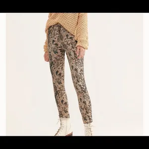 COPY - NWT We The Free Raw High Rise Printed Jeggings thumbnail 8