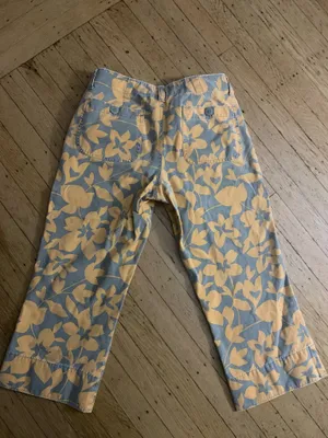 American Eagle Floral Patterned Cropped Pants thumbnail 2