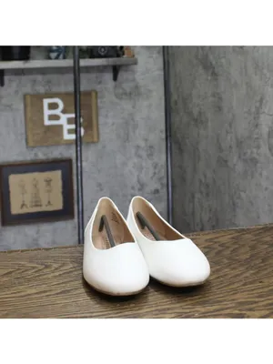 NWT Journee Collection Womens Comfort Kavn Flats KAVN-WD White 6.5W thumbnail 4