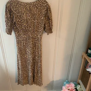 Faithfull the Brand Maggie Midi Dress Leopard Sz 6 thumbnail 5