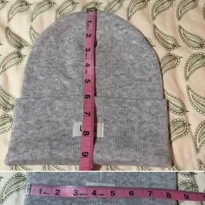 UGG Winter Soft Heather Gray Ribbed Knit Cuff Logo Beanie OS NWT thumbnail 5