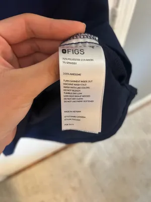 FIGS Scrub Top thumbnail 3