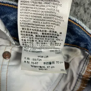 Levi's 501 Original Fit Jeans Women 28x28 Blue Distressed Button Fly Fit 28x27 thumbnail 4