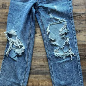 Pacsun Womens 90’s Boyfriend Denim Ripped Distressed Jeans Sz 24 Light Wash Blue thumbnail 6