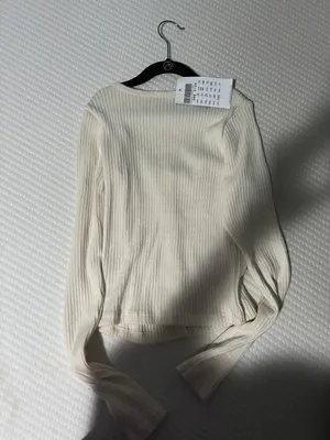 Brandy Melville long sleeve top thumbnail 2