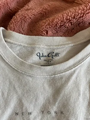 Brandy Melville  Tshirt thumbnail 2