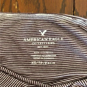 American Eagle Outfitters Crisscross V-Neck Ombre Stripe Tee Size XS thumbnail 2