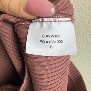 Vuori Rib Crop Top Pink Marsala Athletic Workout Gym Tank Strappy Size Small thumbnail 4