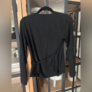 & other stories modal yoga top ballerina modal wrap cropped tie waist vneck thumbnail 3