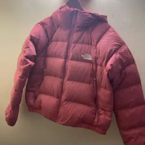 The North Face Pink Puffer Jacket 550 thumbnail 1