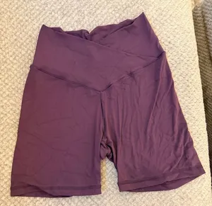 Offline by Aerie Real Me Crossover High Waisted 5" Bike Short Size M thumbnail 1