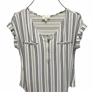 Striped V thumbnail 2