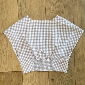 Urban Outfitters Tan and White Checkered Cropped V-Neck Top thumbnail 2