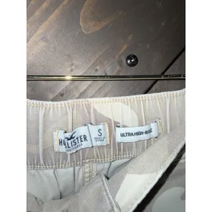 Hollister Sz Small S Ultra High Rise Tan Camo Jogger Pants Soft Denim Jeans‎ thumbnail 3