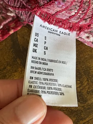 American Eagle Outfitters Red Floral Ditsy Blouse Sz Small Off-Shoulder Cropped thumbnail 8