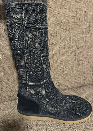 UGG Boots thumbnail 1