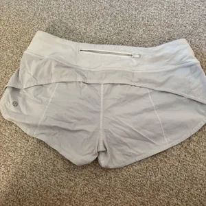 Lululemon White 2.5" Speed Up shorts  thumbnail 2