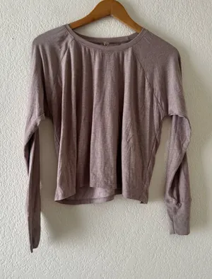 Beyond Yoga featherweight daydreamer pullover thumbnail 1