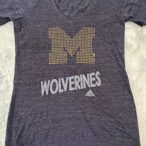 Adidas Michigan Wolverines Blue Short Sleeve‎ V-Neck Logo Shirt Size Medium M thumbnail 2