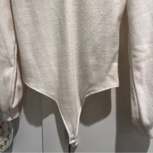 Abercrombie and Fitch V Neck Knit Bodysuit thumbnail 3