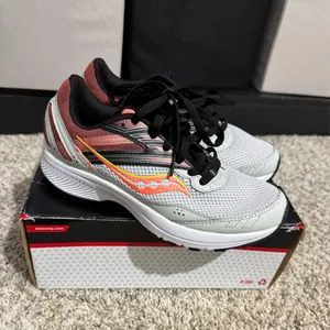 Saucony Running Shoes Women’s 6 thumbnail 1