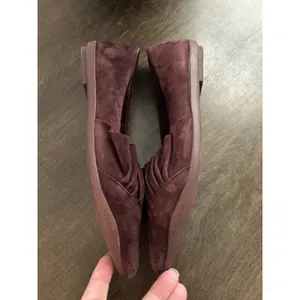 Aerosoles Women's Ruffle Suede Pointed Toe Slip-On Ballet Flats Sz 8 Burgundy thumbnail 2