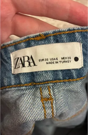 ZARA Distressed Jean shorts  thumbnail 3