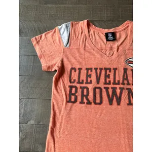 NFL Women's "Cleveland‎ Browns" Orange V Neck Short Sleeve Tee Size Medium thumbnail 4