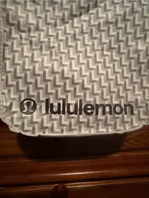 NWOT Lululemon Small Reusable Shopping Tote Gray Geometric Pattern thumbnail 3