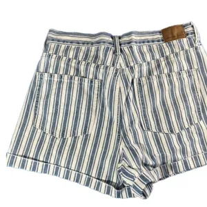 American Eagle mom Short denim stripe Size 6 Preppy Cute thumbnail 2