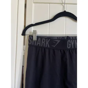 Gymshark‎ Womens Leggings Sz M Seamless Black Cropped Length thumbnail 4