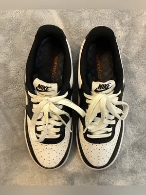 Women’s Nike Low-Top Sneakers - Black and White Leather Size 6 thumbnail 10