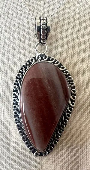 Silver tone and agate pendant necklace thumbnail 1