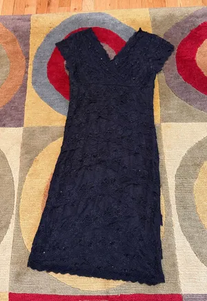 Marina Black Lace Beaded Cocktail Dress Cap Sleeves Approx Knee Length Size 8 thumbnail 1