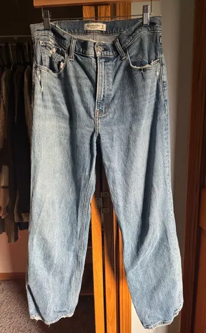 Abercrombie High Rise The 90s Relaxed Jeans thumbnail 2