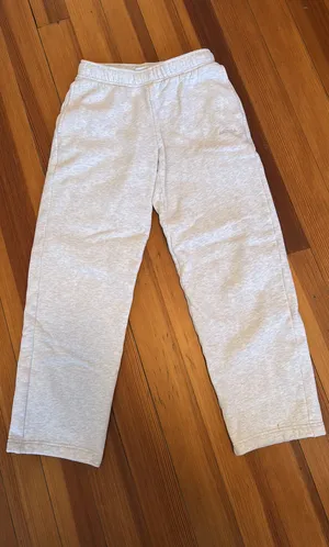 Aritzia Light Grey Sweatpants thumbnail 1