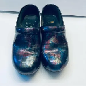 Dansko Professional Clogs Sz 39 Multi Color Abstract Patent Leather Nursing Shoe thumbnail 2