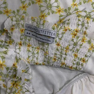 Urban Outfitters Audrey Mini Smocked Dress Daisy Floral SZ M Y2K Cowgirl Flirty thumbnail 4