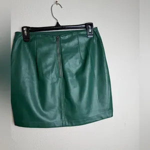 Hollister Women Size Small Green Faux Leather ultra high rise retro‎ mini skirt thumbnail 4