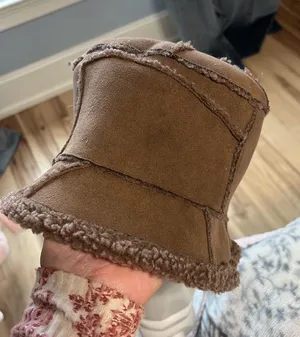 Ben Berger Winter Hat Cozy Bucket Comfy Brown Princess Diary Look thumbnail 1