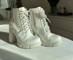 White Jeffrey Campbell Thick Heel Lace Up Boots Size 8 thumbnail 1