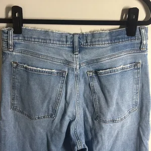 Abercrombie & Fitch The Mom High Rise Jean thumbnail 4