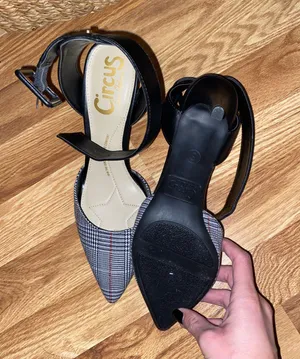 Heels  thumbnail 3