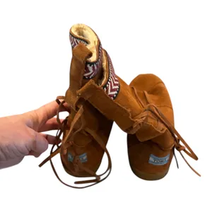 TOMS Nepal ankle boots Brown Suede Shearling Lining Size 7 thumbnail 2