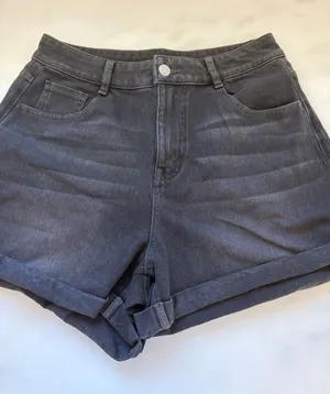 HALARA Black High-Rise Denim Shorts thumbnail 1