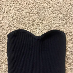 Aritzia Babaton Sculpt Knit Sweetheart Tube Top in Black Size Women’s XS thumbnail 3